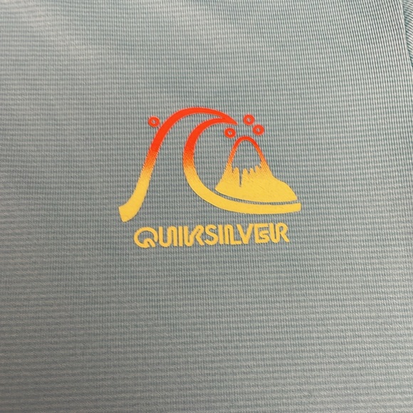 Quiksilver Blue UPF Protection 50+ Long Sleeve Logo Tee Boy's Size Medium -12 - Picture 2 of 10